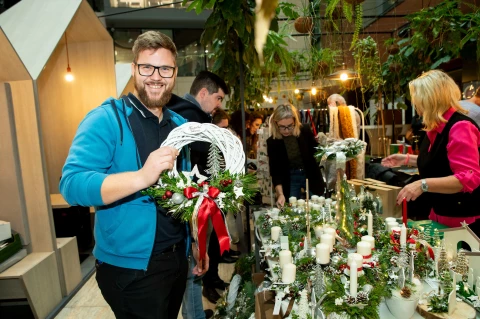 Vánoční trhy chráněných dílen a pečení pro dobrou věc