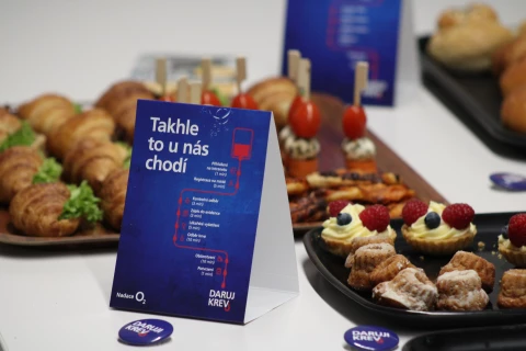 Přímo v pražské centrále O2 darujeme krev s Vojenskou nemocnicí